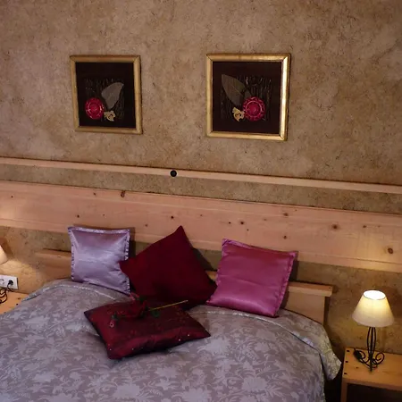 In Mit Privatem Pool By Interhome * Sarraguzan